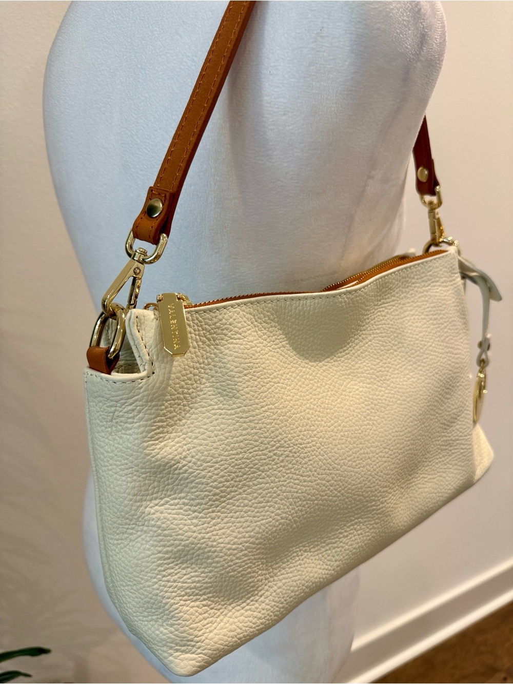 Valentina Italian white pebbled leather crossbody bag with a triple entry design - Picture 7 of 16